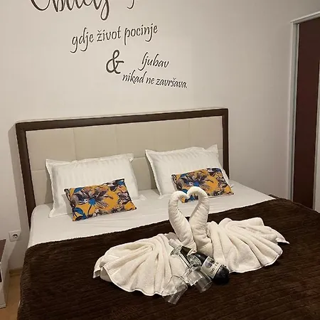 Novak Apartamento Pale