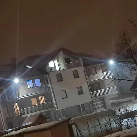 Novak Apartamento Pale