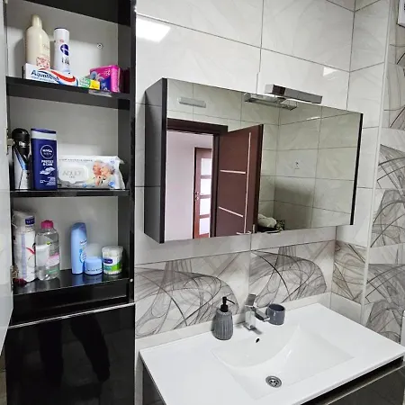 Novak Apartamento Pale